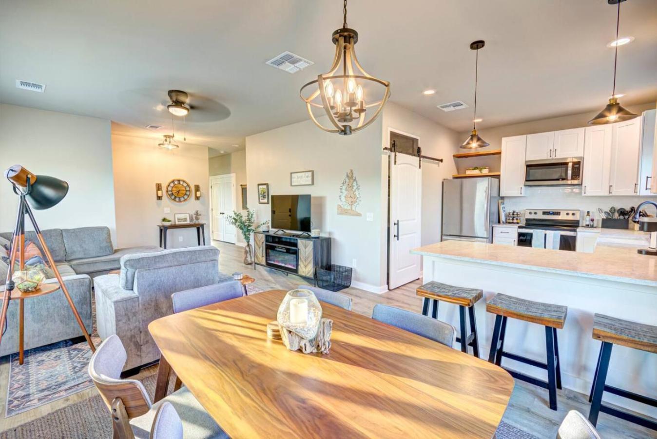 The Lodge At Little Ranches Central Sleeps 26 Wimberley Eksteriør bilde