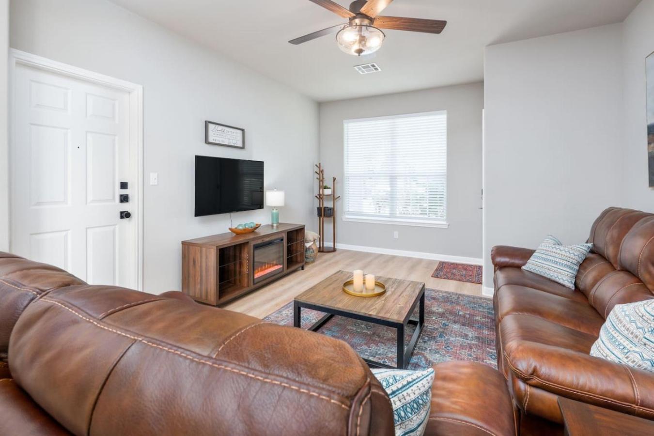 The Lodge At Little Ranches Central Sleeps 26 Wimberley Eksteriør bilde