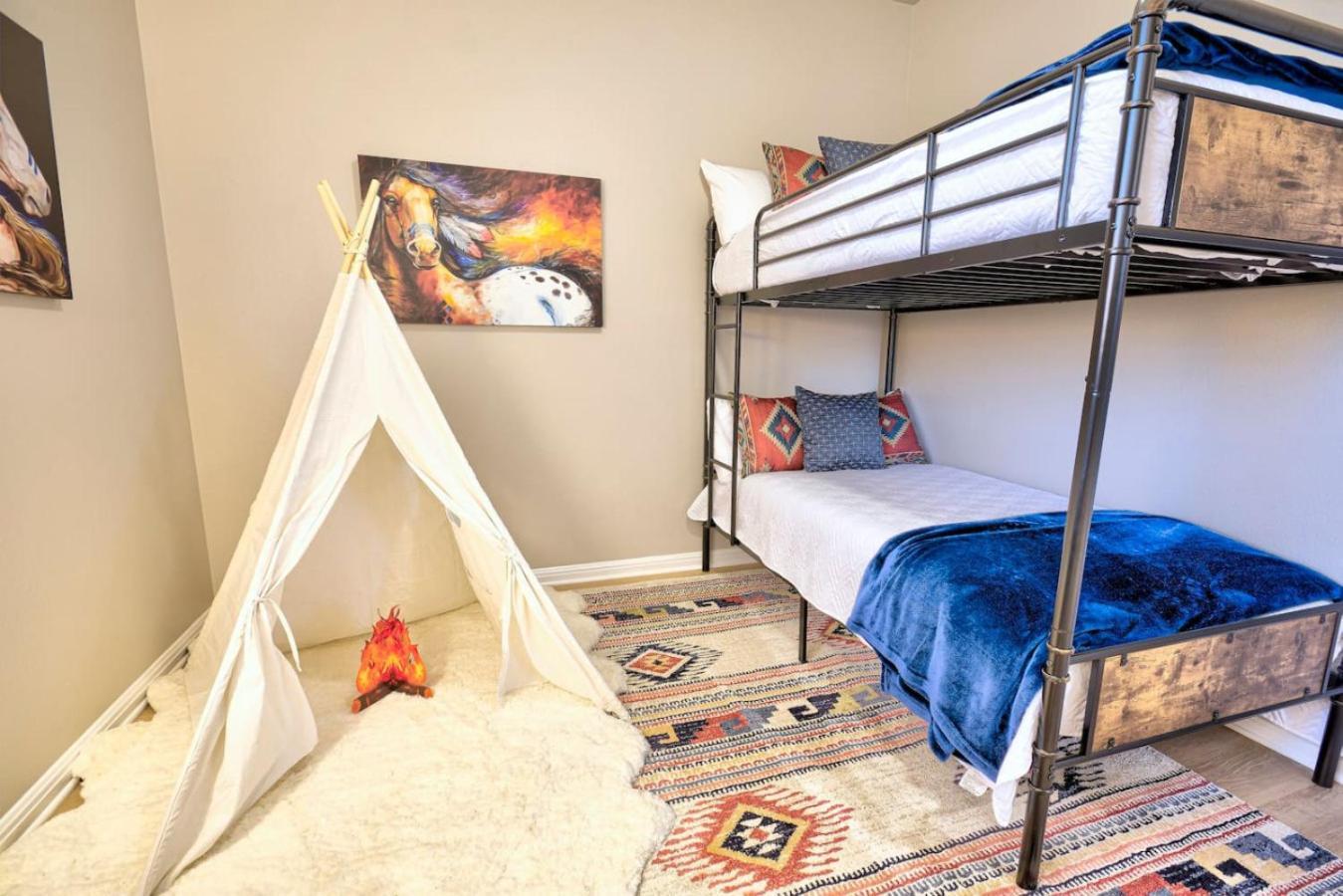 The Lodge At Little Ranches Central Sleeps 26 Wimberley Eksteriør bilde