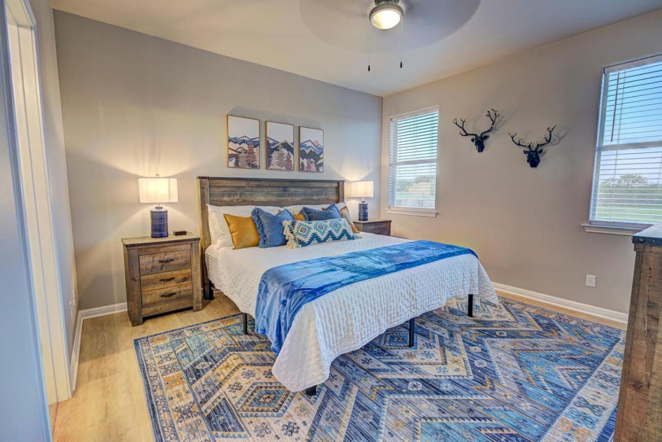 The Lodge At Little Ranches Central Sleeps 26 Wimberley Eksteriør bilde