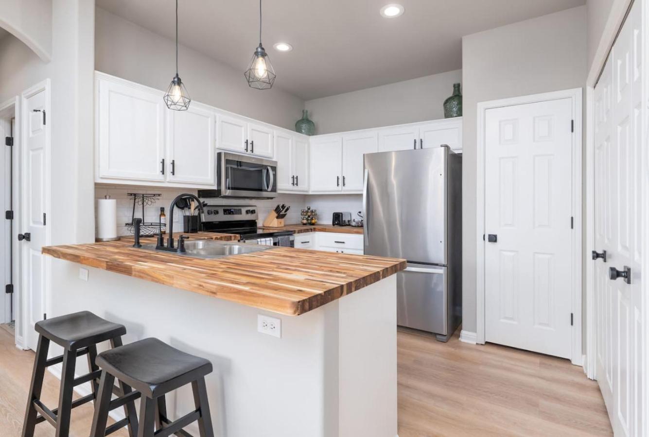 The Lodge At Little Ranches Central Sleeps 26 Wimberley Eksteriør bilde