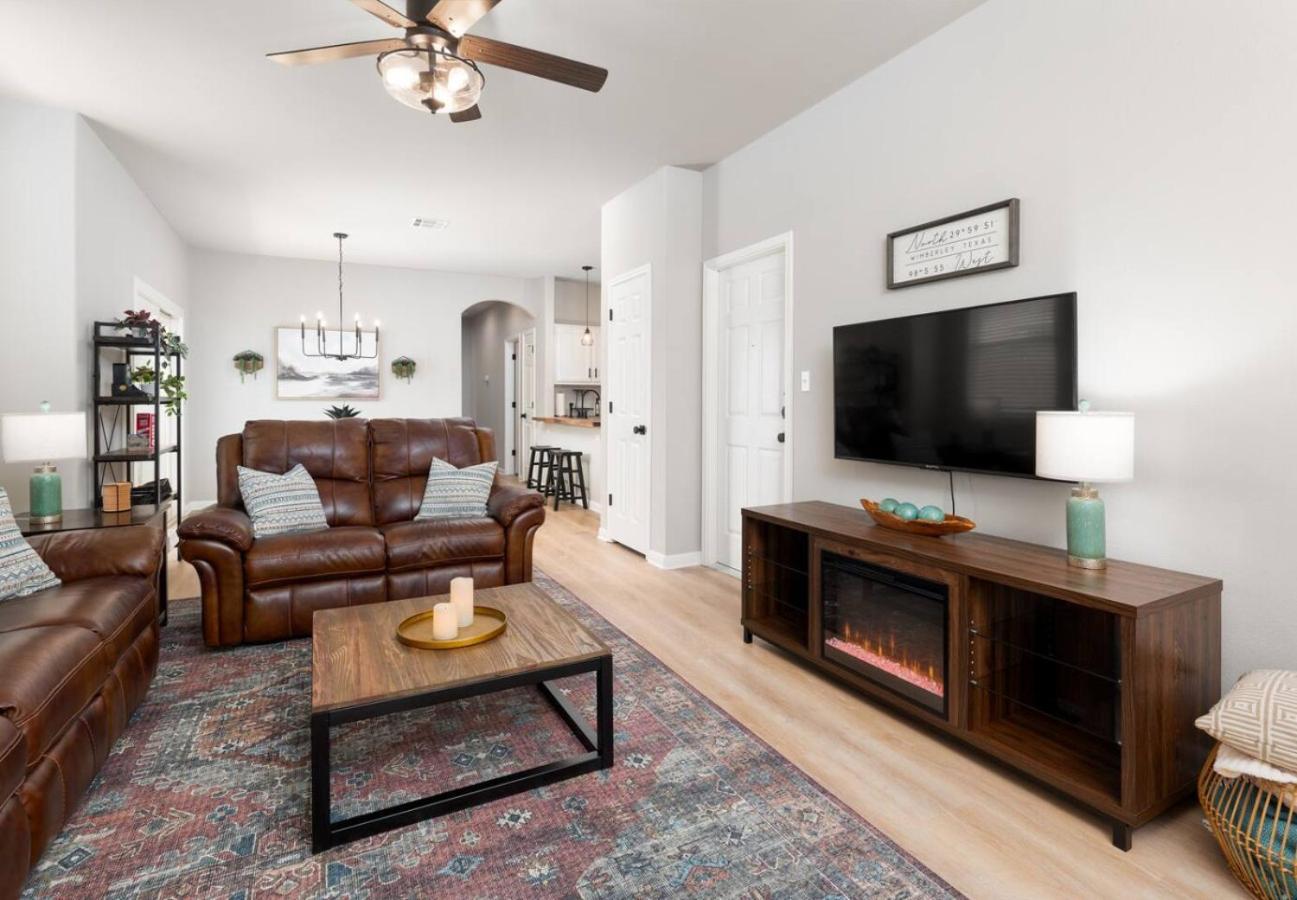 The Lodge At Little Ranches Central Sleeps 26 Wimberley Eksteriør bilde