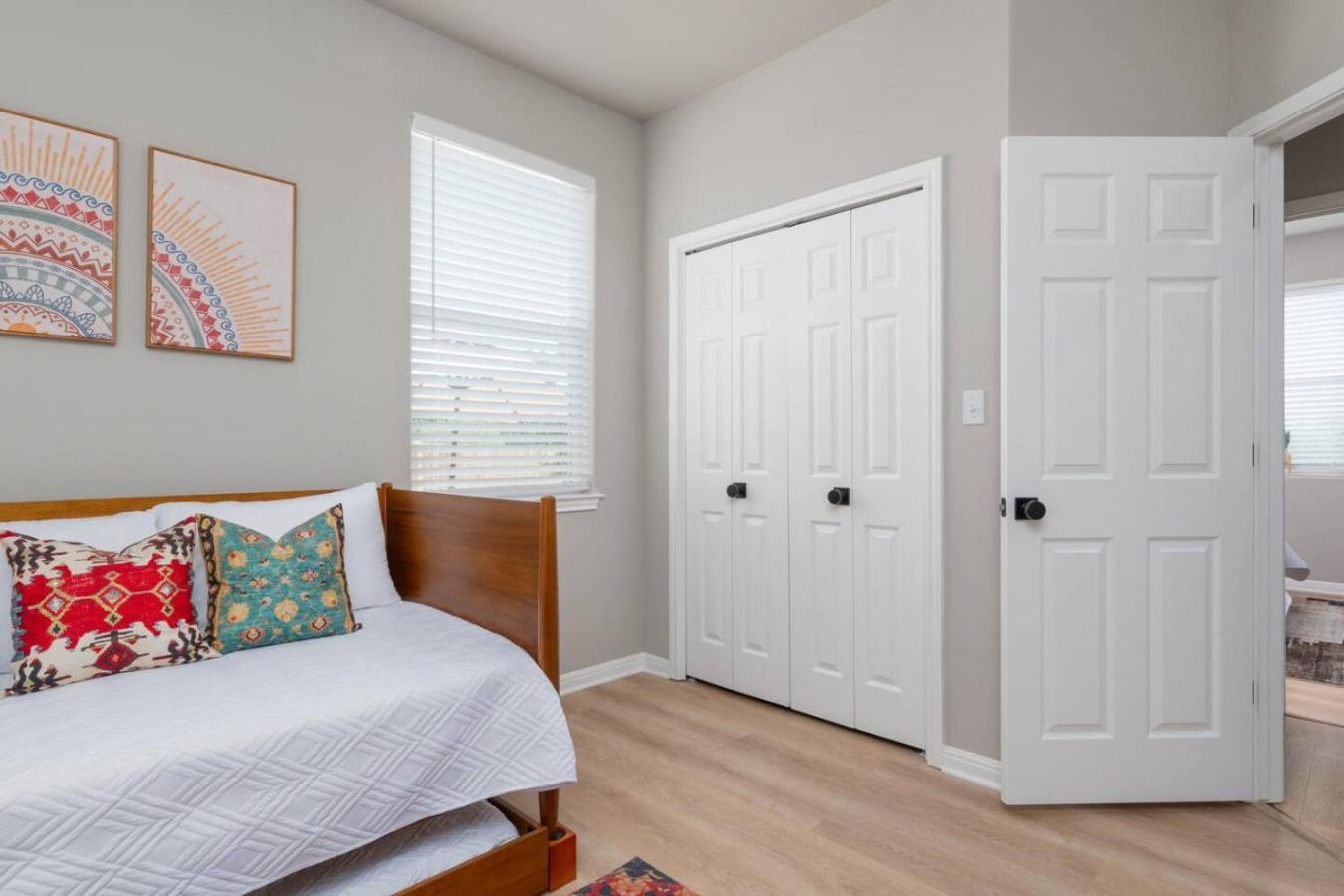 The Lodge At Little Ranches Central Sleeps 26 Wimberley Eksteriør bilde