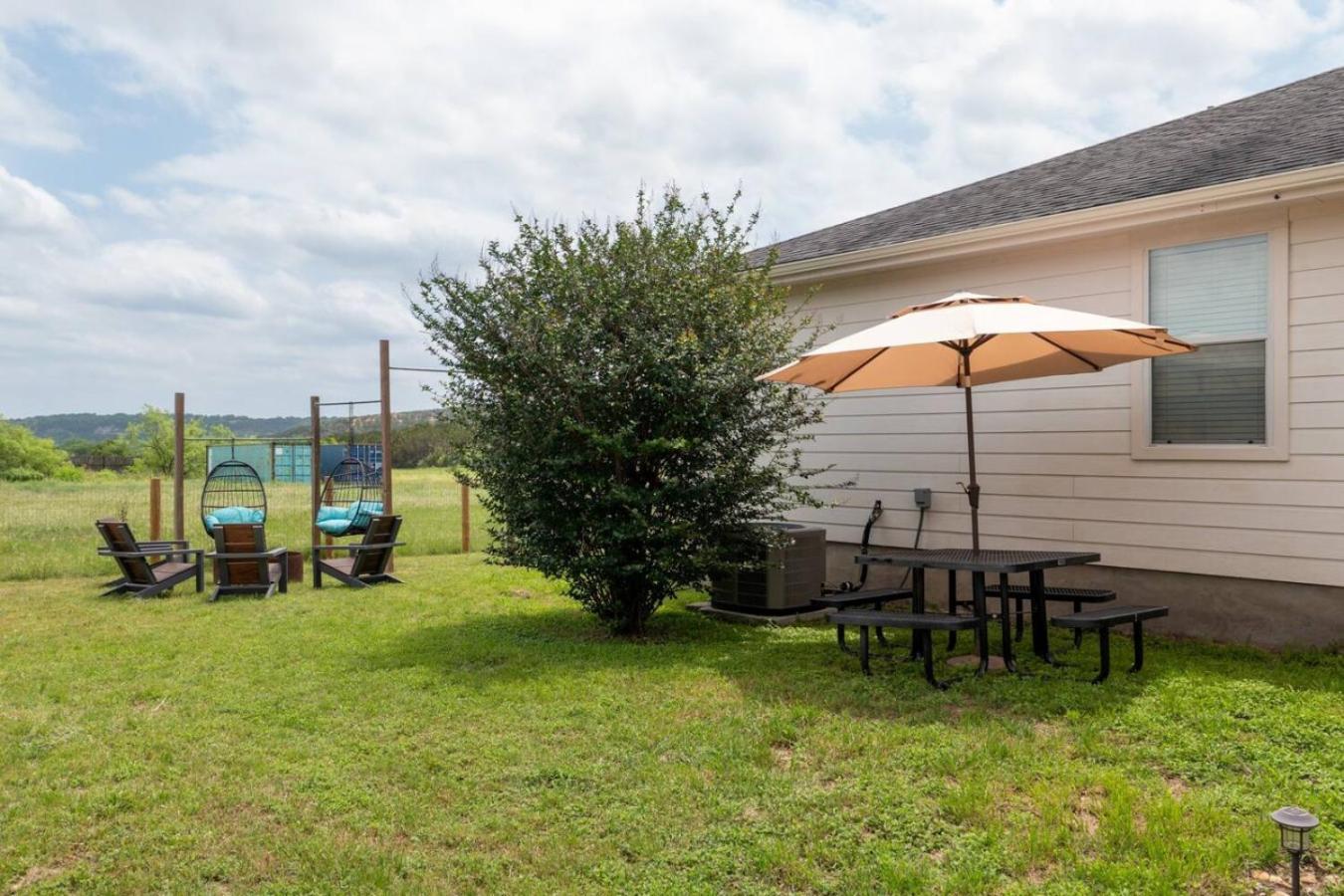 The Lodge At Little Ranches Central Sleeps 26 Wimberley Eksteriør bilde