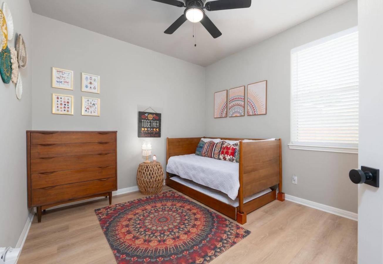 The Lodge At Little Ranches Central Sleeps 26 Wimberley Eksteriør bilde