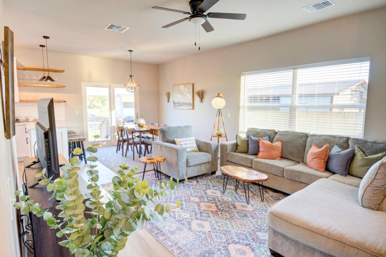 The Lodge At Little Ranches Central Sleeps 26 Wimberley Eksteriør bilde