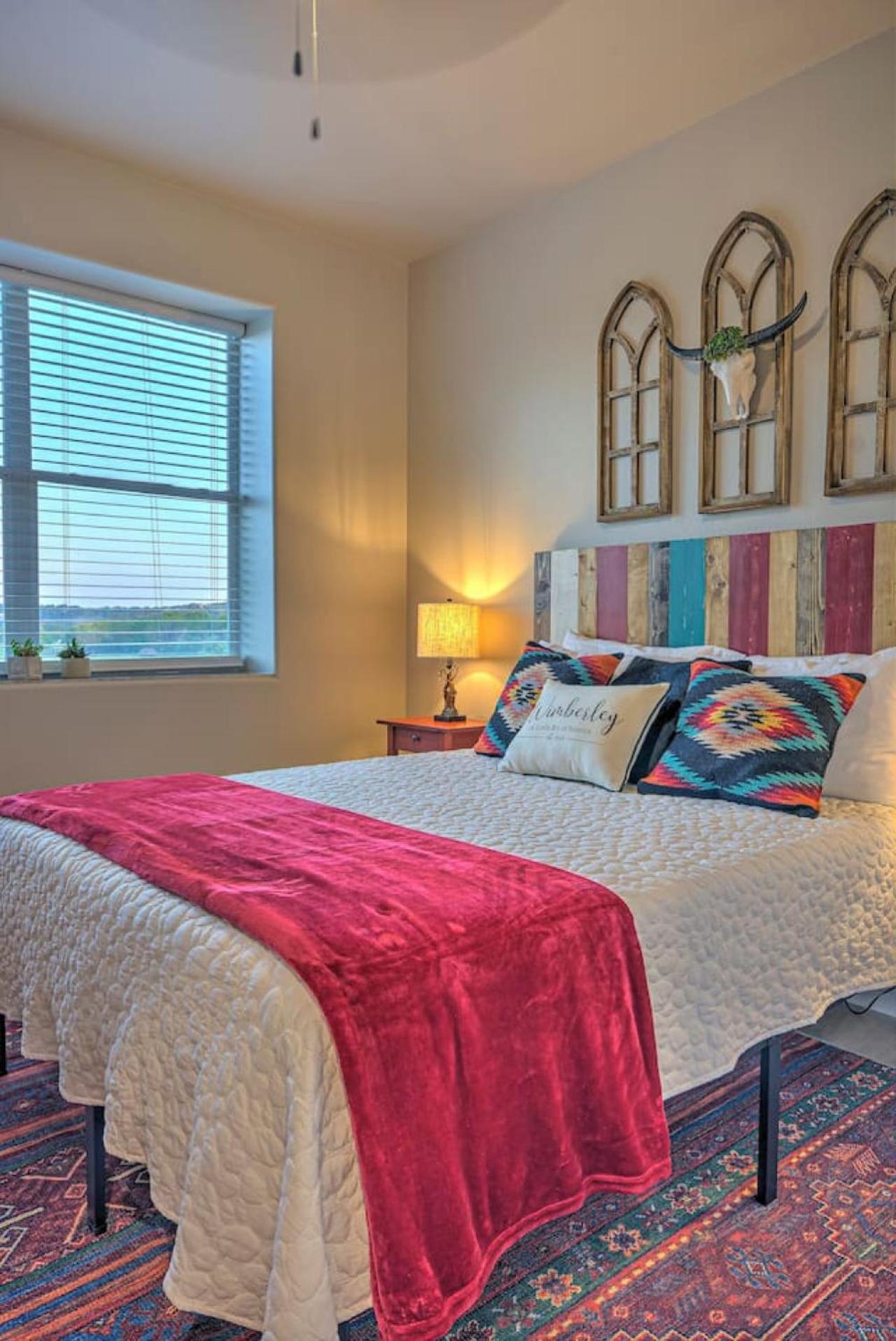 The Lodge At Little Ranches Central Sleeps 26 Wimberley Eksteriør bilde